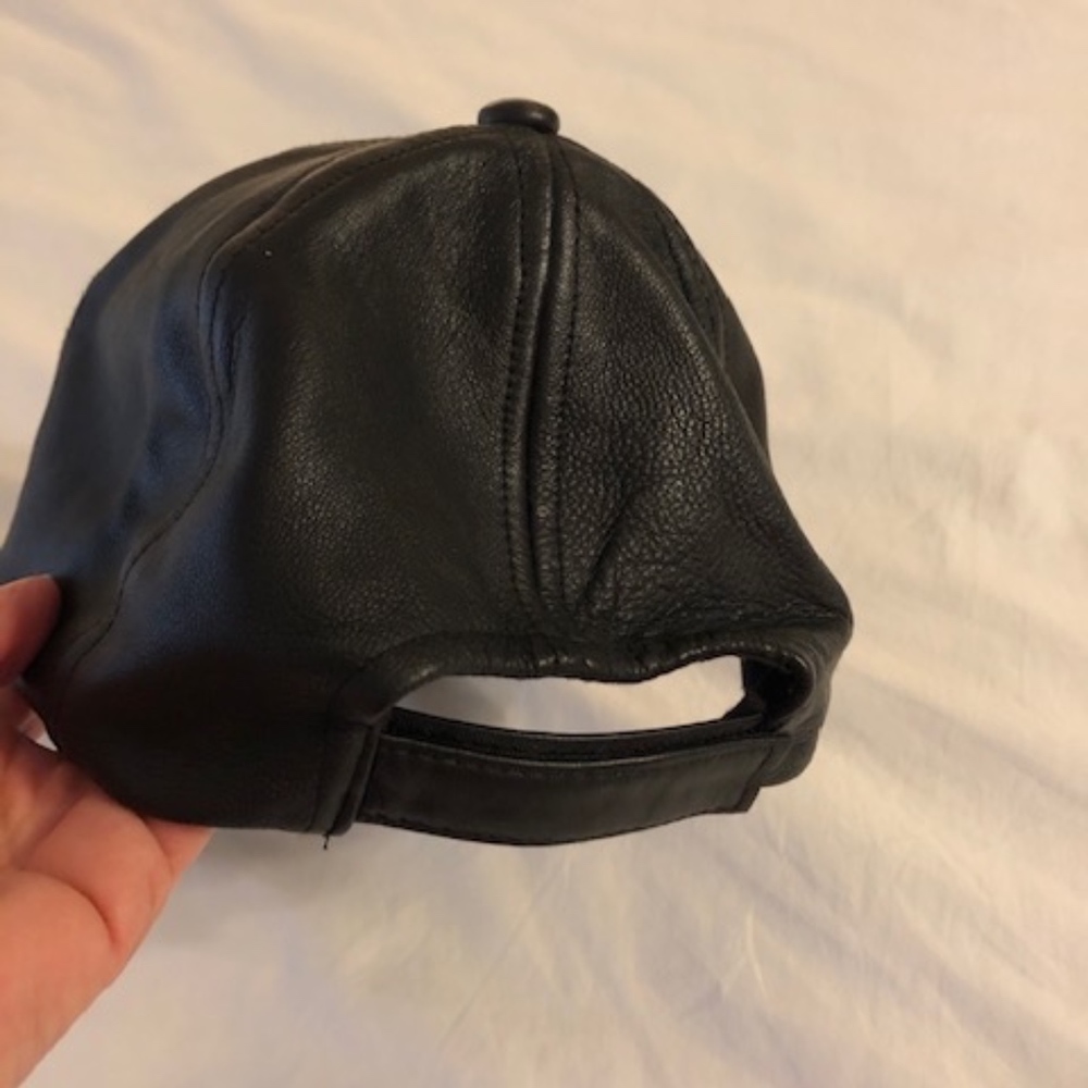 Leather cap - Picture 2 of 2